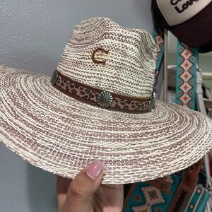 Charlie 1 horse straw hat